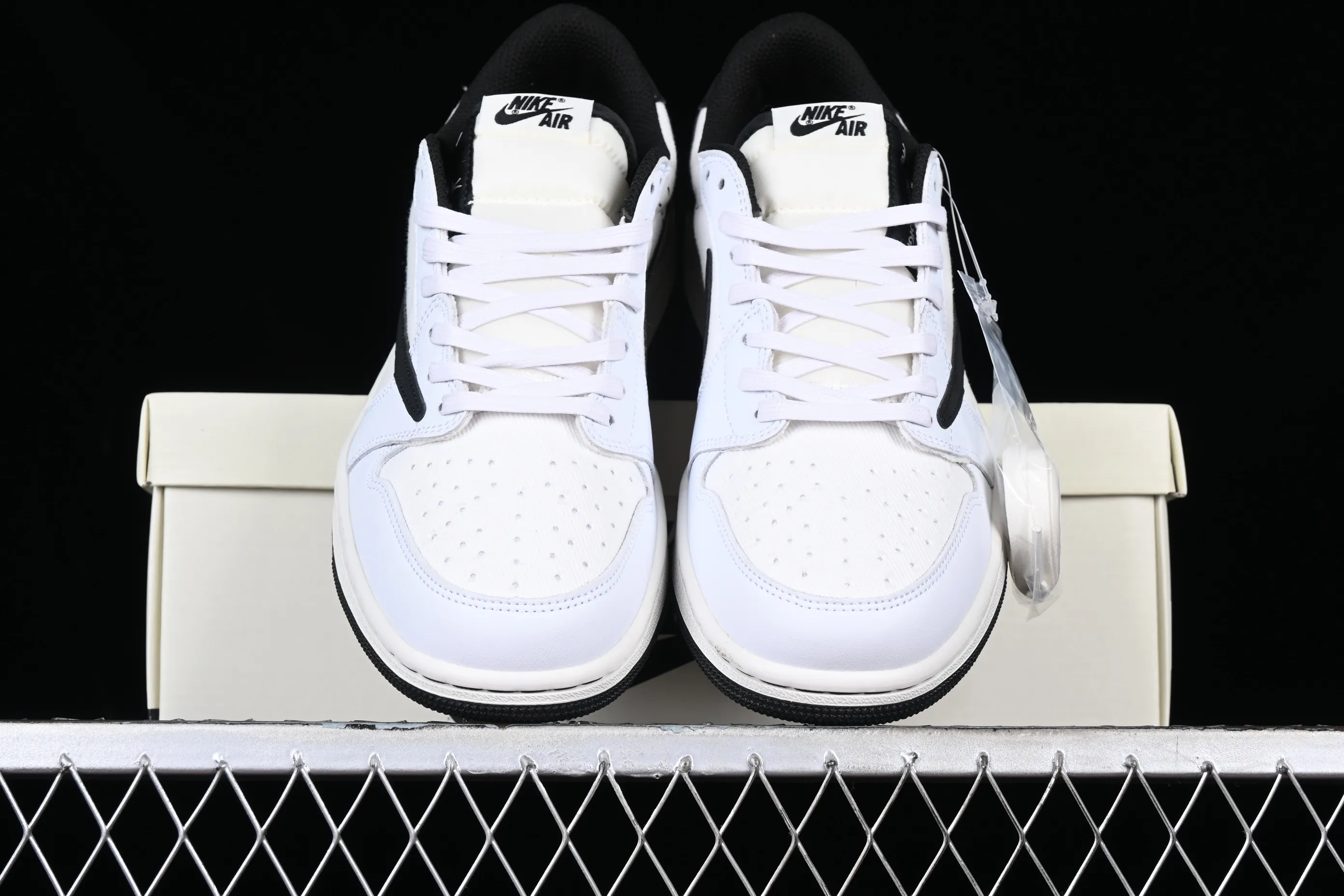 All categories Air Jordan Jordan series basketball shoes Air Jordan 1 Low Travis Scott x Air Jordan 1 Low OG AJ1 Joe 1 joint overhead hook DM7866-814